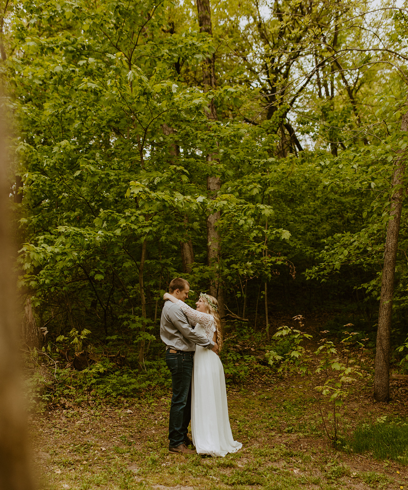 backyard wooded wedding in Madison, Wisconsin area by Annika Frame Photography