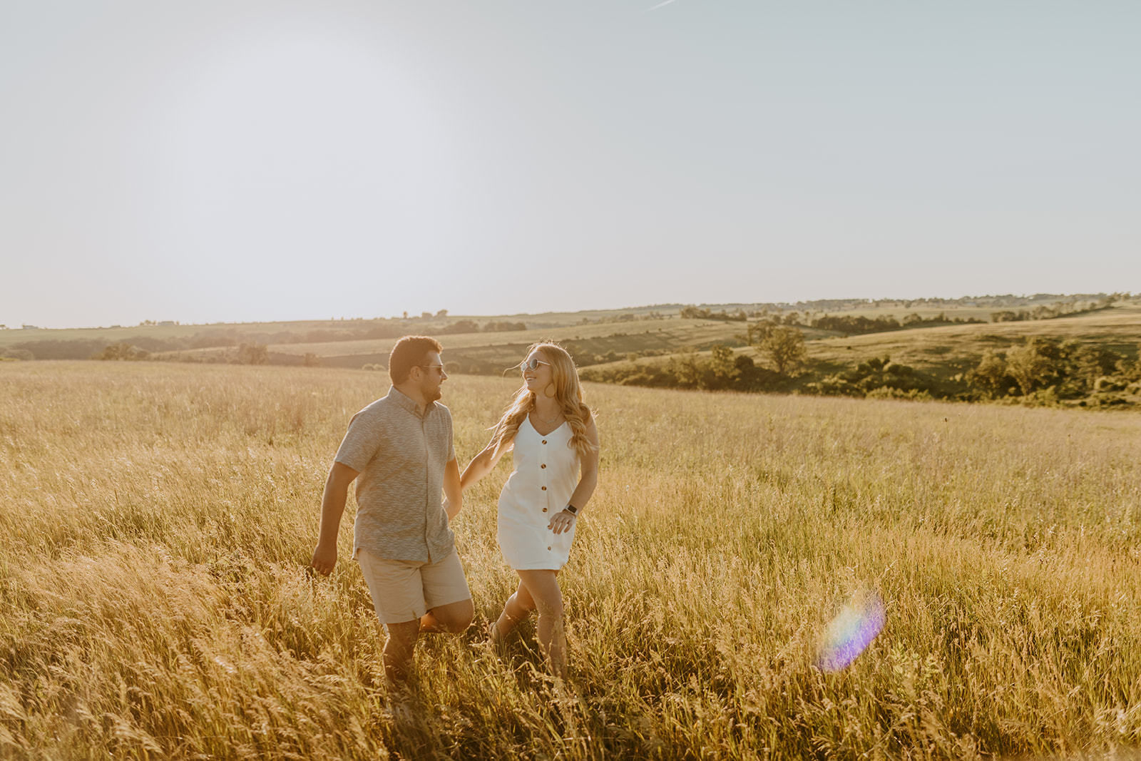 golden hour couples photo session in barneveld, wisconsin by annika frame photography